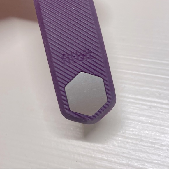 2 Fitbit Bands - Picture 5 of 6
